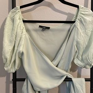 Medium TRUE wrap mint cropped blouse for going out 💃